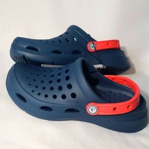NWT Joybees clogs size 4 (Similar to Crocs)
